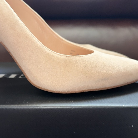 🔥🔥🔥New Coach Skyler Suede Pump Heels - Picture 6 of 10